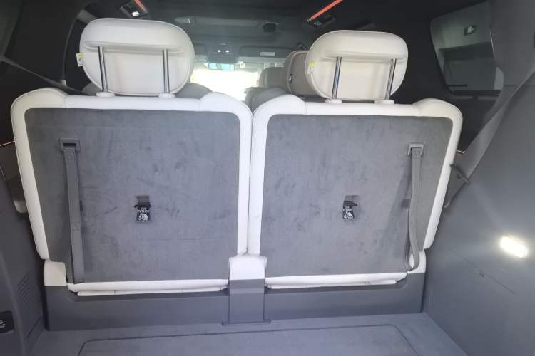 Used Zeekr 009 2024 7-Seater Walk-Through Version Four-Wheel Drive 108 kWh
