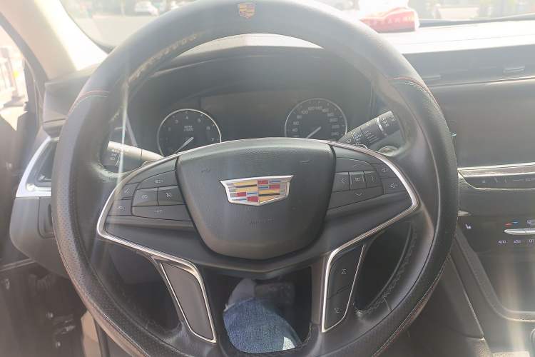 Used Cadillac XT5 2018 25T Luxury Model