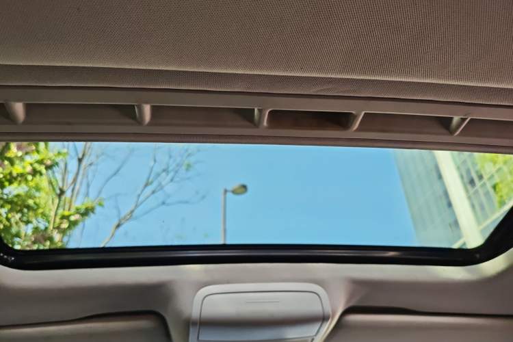 Used Volkswagen Sagitar 2014 Revised Version 1.4TSI Manual Luxury Edition Headliner