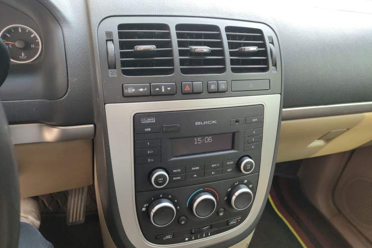 Used Buick GL8 2013 2.4L Executive Edition