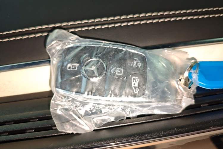 Used Mercedes-Benz V-Class 2024 V 300 L Long Wheelbase Prestige Edition Interior 1