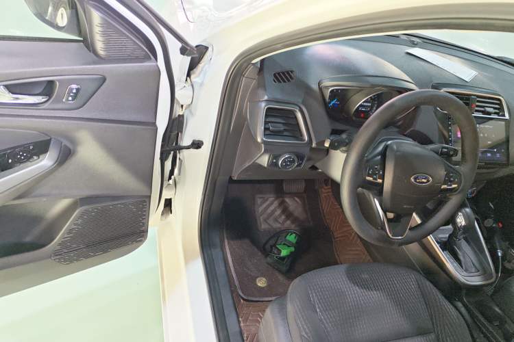 Used Ford Escort 2019 Revised 1.5L Automatic ZhiXiang Version (Tire Pressure Monitoring) China VI Standard