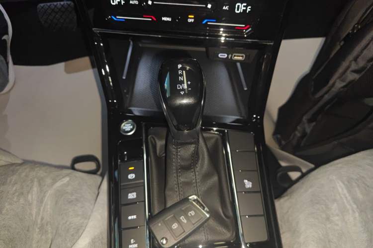 Used Volkswagen Passat New Energy 2025 430 PHEV Hybrid Business Edition
