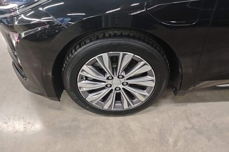 Used Hongqi E-QM5 2022 431 km Charge & Enjoy Edition Exterior 4