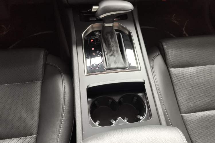 Used Hongqi H7 2019 2.0T Flagship Edition Gear Lever