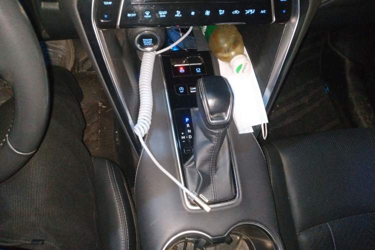 Used Toyota Harrier 2022 2.0L CVT Two-Wheel Drive Deluxe Edition