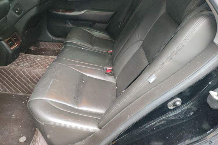 Used Toyota Crown 2012 2.5L Royal Leather Edition
