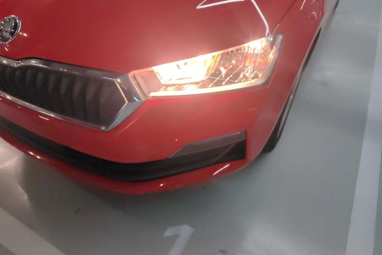 Used Skoda Rapid Spaceback 2020 1.5L Automatic Standard Edition Left Front Headlight