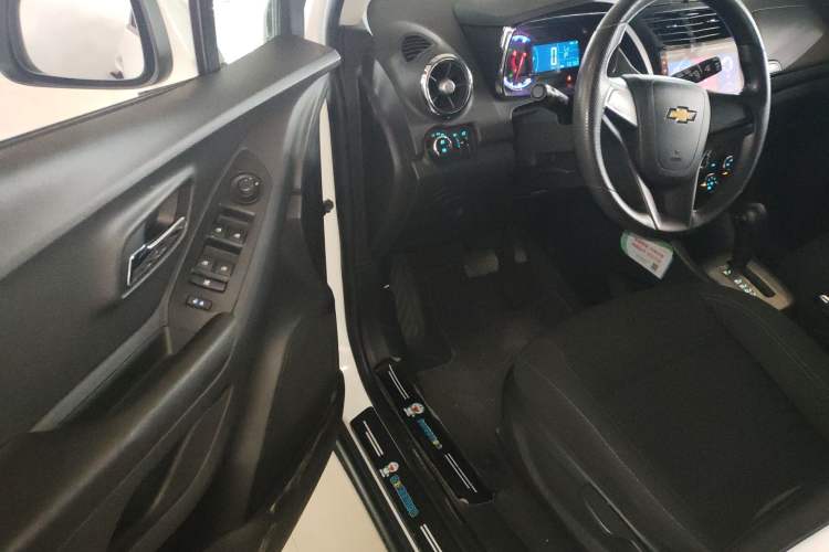 Used Chevrolet Trax 2016 1.4T Automatic Two-Wheel Drive Comfort Version with Sunroof