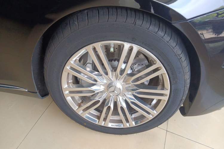 Used Mercedes-Benz S-Class  Right Front Wheel Hub