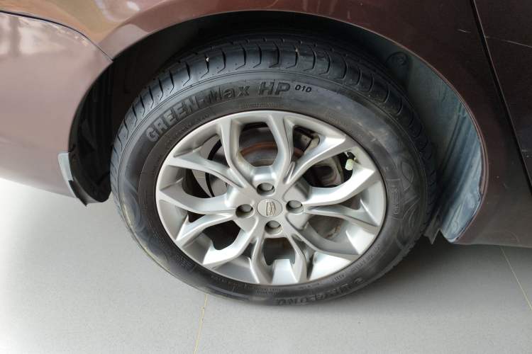 Used Geely Auto Vision 2018 1.5L Automatic Happiness Edition Right Rear Wheel Hub