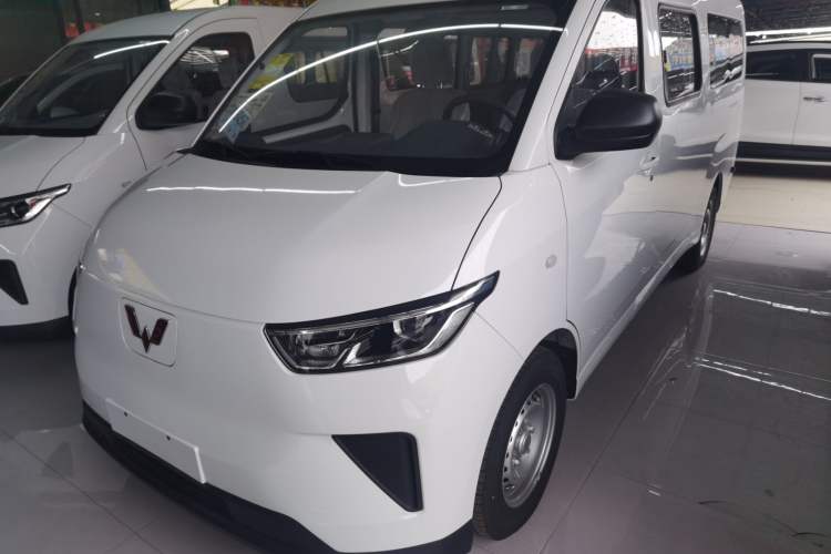 Used Wuling Yangguang 2025 Model 400km Bus Edition—Comfort Edition