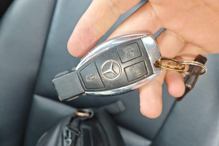 Used Mercedes-Benz GLK-Class 2011 GLK 300 4MATIC Fashion Model