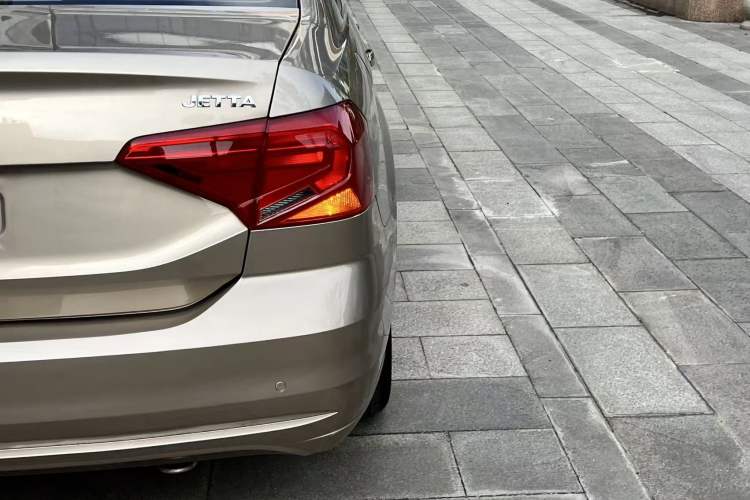 Used Volkswagen Jetta 2019 Dream Edition 1.5L Automatic Fashionable Version Right Rear Taillight