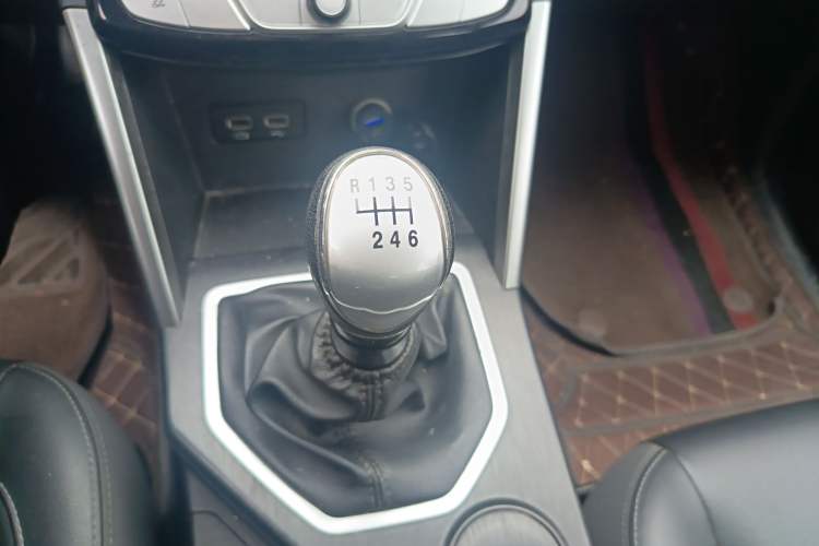 Used Great Wall Poer 2019 2.0T Commercial Version Manual Diesel Two-Wheel Drive Elite Long-Box GW4D20M Gear Lever