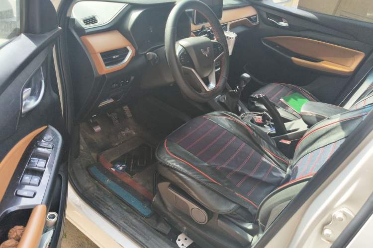 Used Wuling Hongguang S3 2018 1.5T Manual Luxury Model China V Standard