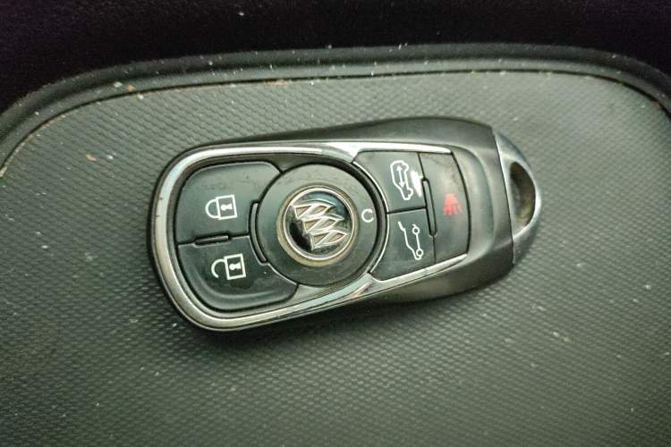 Used Buick GL8 2018 ES 28T Flagship Model China VI Standard Interior 1