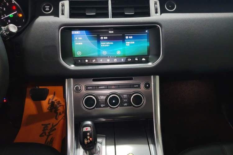 Used Land Rover Range Sport 2017 3.0 SC V6 SE Audio And AC Panel