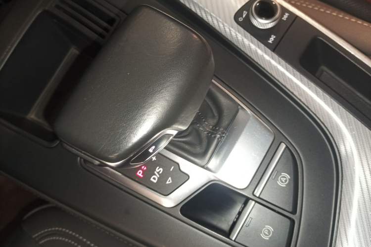 Used Audi A4L 2020 40 TFSI Fashion Dynamic Model Gear Lever