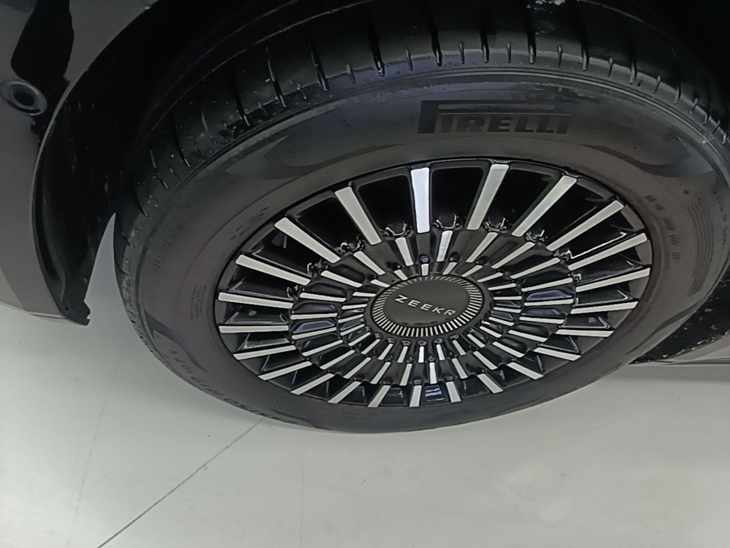 Zeekr 009 2024 Six-Seat Executive Version 4WD 108 kWh — снимка 10