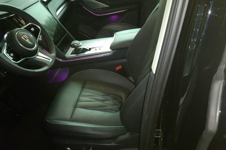 Used Hongqi HS7 PHEV 2024 2.0T PHEV Four-Wheel Drive Flagship Edition 7 Seats
