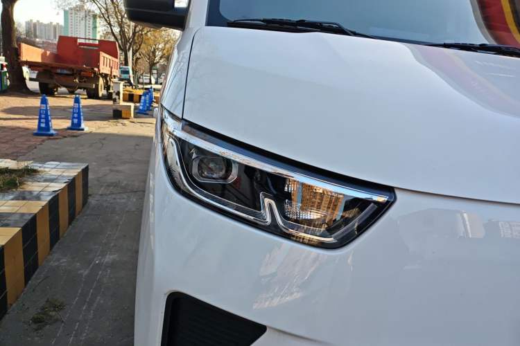 Used Wuling Yangguang 2025 Model 400km Bus Edition—Comfort Edition