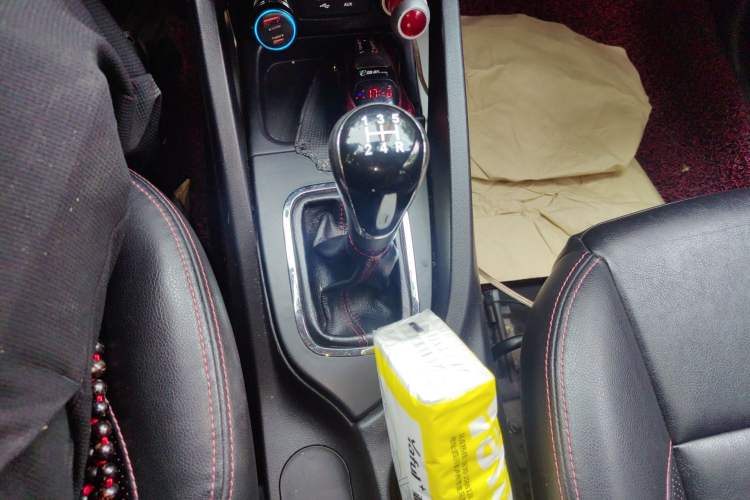 Used CHANGAN CS35 2012 1.6L Manual Luxury Model China IV Standard Gear Lever