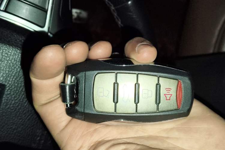 Used Haval H8 2015 2.0T Four-Wheel Drive Comfort Version Vehicle Key