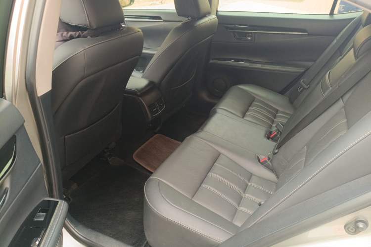 Used Lexus ES 2015 200 Elite Edition Left Rear Seat