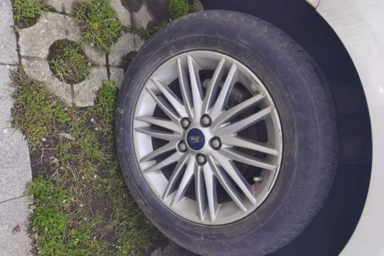 Used Ford Focus 2015 Sedan EcoBoost 180 Automatic Flagship Model
