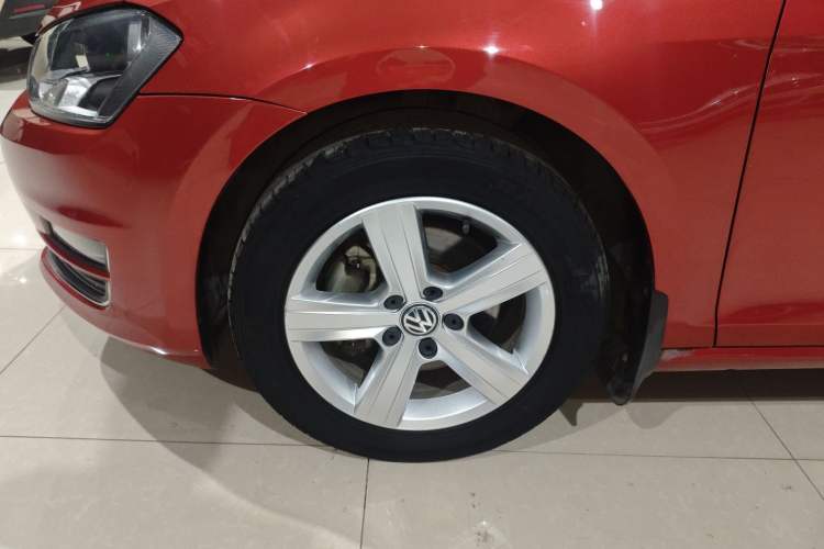 Used Volkswagen Golf 2015 1.6L Automatic Comfort Model Exterior 4