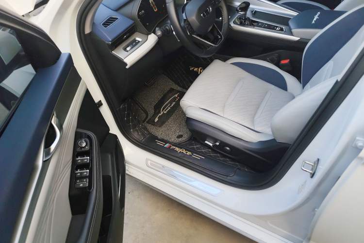 Used Geely Auto Preface 2021 2.0TD Designer's Recommended Edition Driver Seat