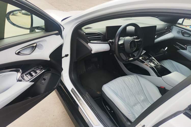 Used BYD Seal 2022 550 km Standard Range Rear-Wheel Drive Prestige Version