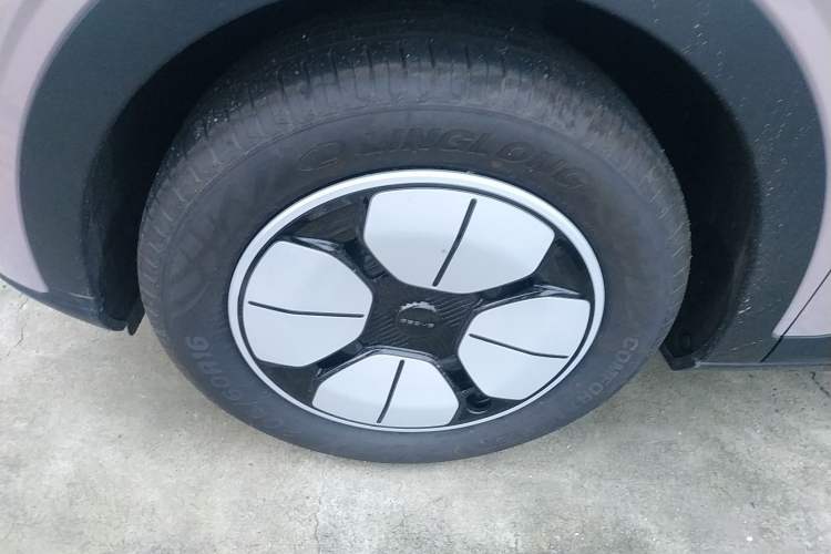 Used Geely Galaxy Geome 2025 410 km Free Version