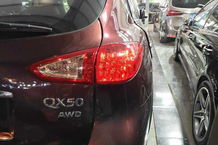 Used Infiniti QX50 2015 2.5L Comfort Edition Right Rear Taillight