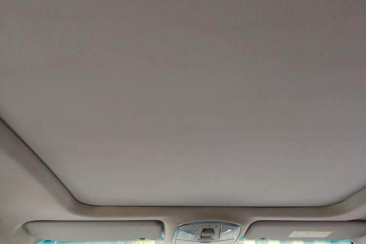 Used Hyundai Tucson 2015 1.6T Dual-Clutch Two-Wheel-Drive Smart Model Headliner