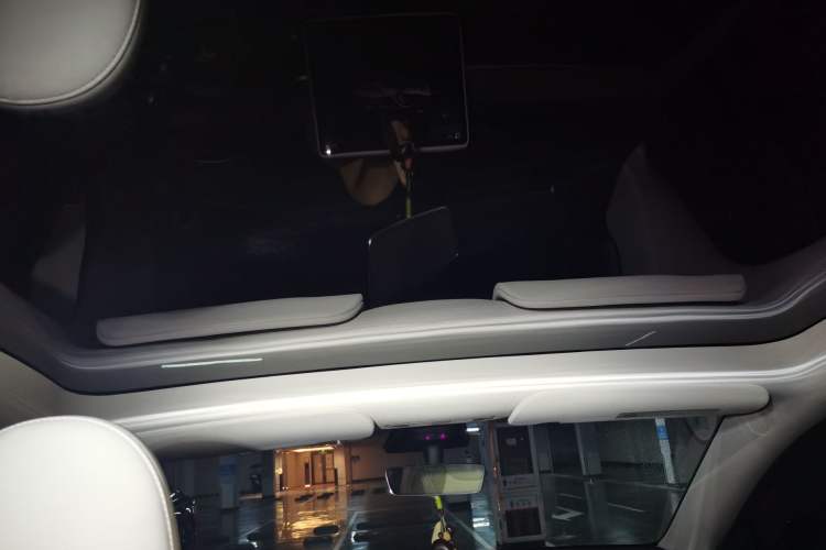 Used Tesla Model Y 2023 Rear-Wheel-Drive Version
