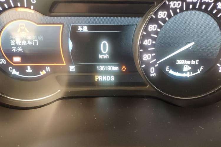 Used Lincoln MKC 2017 2.0T Two-Wheel-Drive Luxury Edition Odometer Close Up