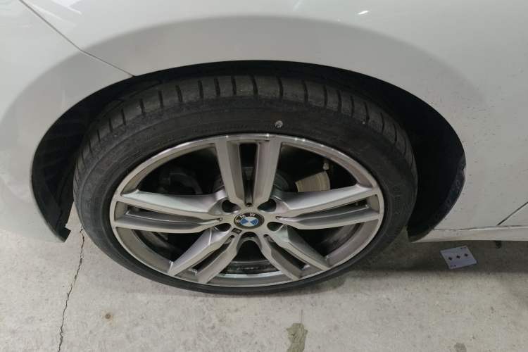 Used BMW 1 Series 2019 120i Leading Model M Sport Package Exterior 4