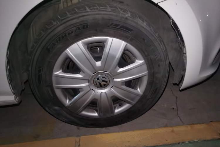 Used Volkswagen Polo 2013 1.4L Manual Fashion Edition Right Front Wheel Hub