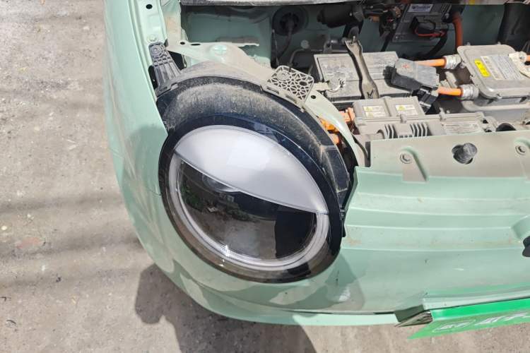 Used CHANGAN NEVO Lumin 2022 155 km – Refreshingly Sweet Edition Right Front Headlight