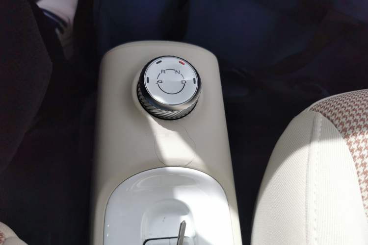 Used Wuling Hongguang MINIEV 2024 3rd Generation 215km Youth Edition Gear Lever