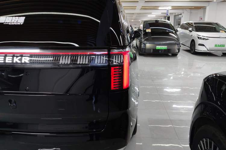 Used Zeekr 009 2024 Six-Seat Executive Version 4WD 140 kWh