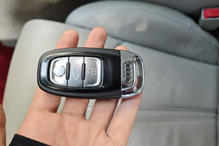 Used Audi A8 2013 A8L 50 TFSI quattro Luxury Model
