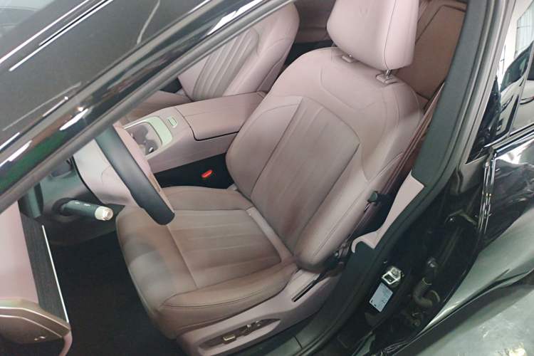 Used ONVO L60 2024 60 kWh Rear-Drive Version
