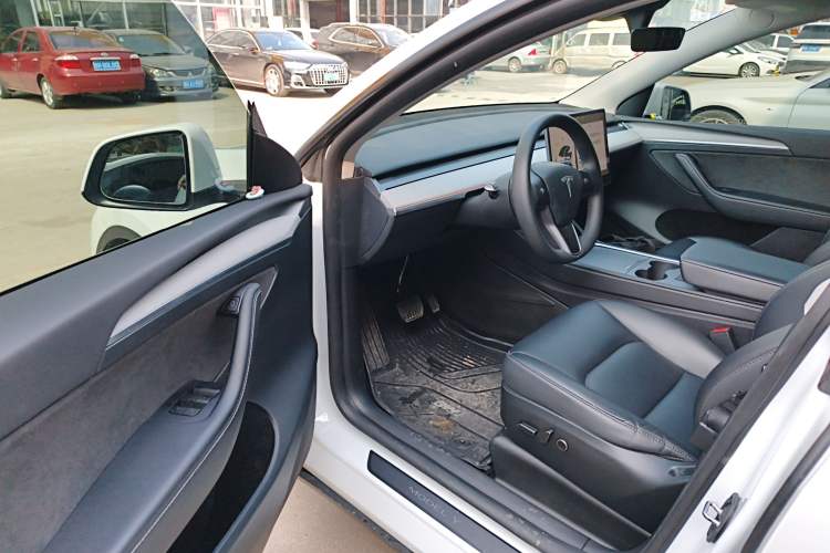 Used Tesla Model Y 2024 Rear-Wheel-Drive Version