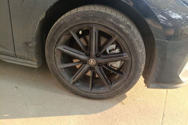 Used Changan UNI-V iDD 2023 ZhiDian iDD 1.5T 113km ZhiKu Model