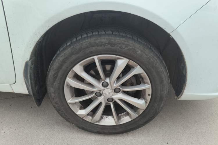 Used Geely Auto Vision 2019 Upgraded Model 1.5L Manual Luxury Version China VI Standard Right Front Wheel Hub