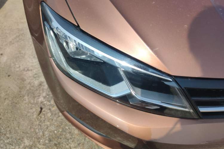 Used Volkswagen Lamando 2019 230TSI DSG Fashion Edition China V Standard Right Front Headlight