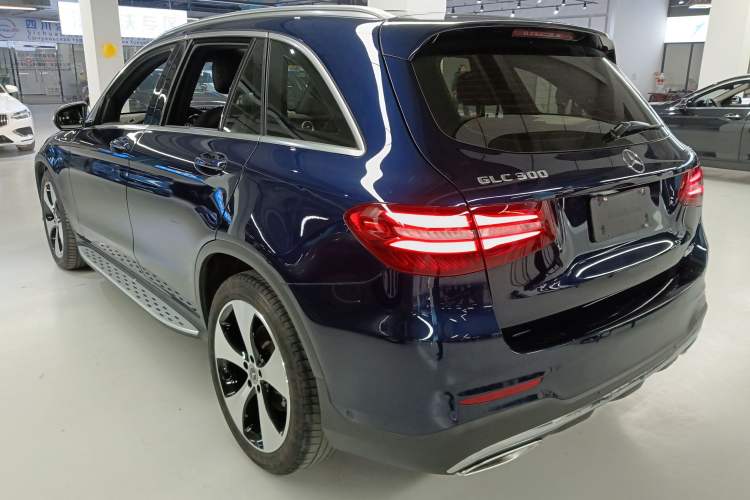 Used Mercedes-Benz GLC 2018 Refreshed GLC 300 4MATIC Dynamic Edition